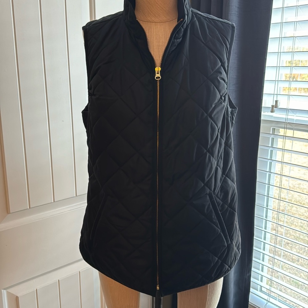 Old Navy Women’s Black Quilted Puffer Vest